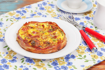 Breakfast Quiche. Bacon Wrapped Breakfast Quiche