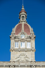 Fototapeta na wymiar Coru?a Ratusz na Maria Pita Square w Galicji, w Hiszpanii.