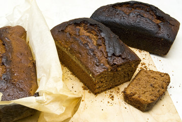 Baked gingerbread with fissured brown crust
