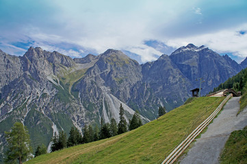 Fototapeta na wymiar Stubaier Alpen in Tirol, Österreich