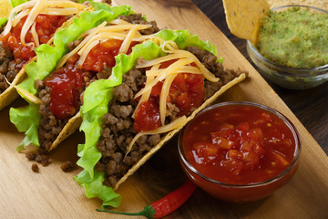tacos with minced meat and tomato salsa