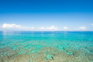沖縄の透明な海