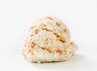 Walnut ice cream