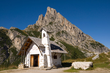 Kapelle am Falzaregopass - Dolomiten - Alpen