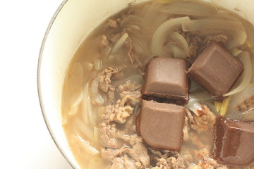 Cooking of  beef stew by instant food roux