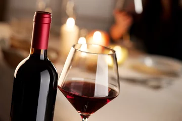 Photo sur Plexiglas Vin Wine tasting at restaurant