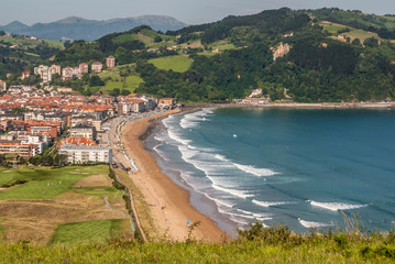 Panoramic view of Zarautz with Guetaria on the background on a b - 60958590
