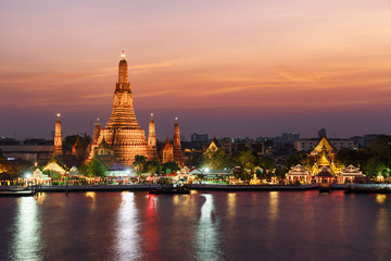Fototapeta premium Wat Arun (Temple de l'Aube), Bangkok, Thaïlande