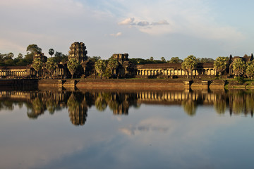 Fototapeta na wymiar Świątynia Angkor Wat w Kambodży.