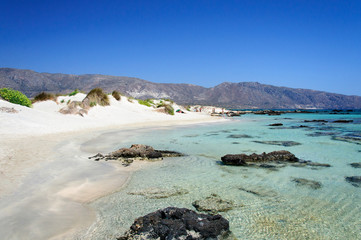 Fototapeta na wymiar Elafonissi beach, white sand and turquoise water, Crete, Greece