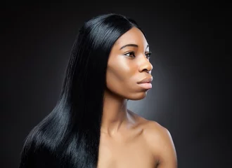 Papier Peint photo Salon de coiffure Beautiful black woman with long straight hair
