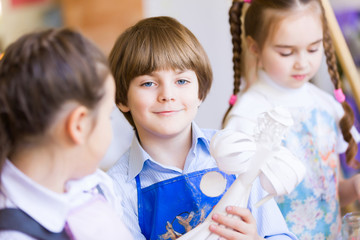 Obraz premium Children drawing and painting