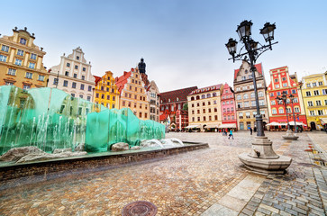Wrocław, Polska, Rynek ze słynną fontanną - obrazy, fototapety, plakaty