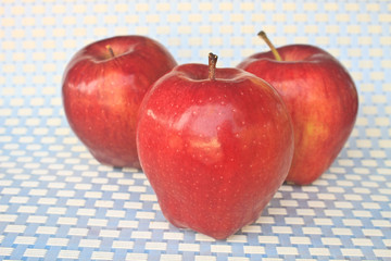 red apple