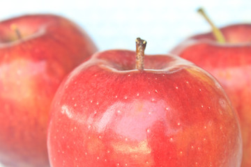 red apple