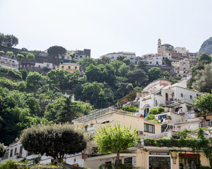 Fototapeta na wymiar Positano Hillside domy w górę