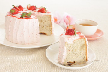 苺のシフォンケーキ