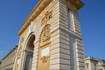 Fototapeta na wymiar Łuk triumfalny w Montpellier, Herault