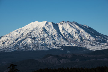 Fototapeta na wymiar Mount St. Helens on a clear day