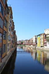Fototapeta na wymiar Girona Wiszące domy, most Eiffla