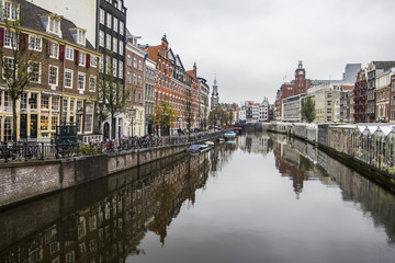 Fototapeta na wymiar I canali di Amsterdam 
