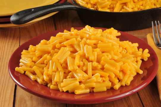 Plate of macaroni and cheese