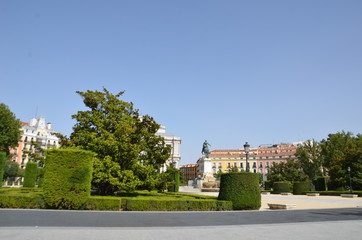 Fototapeta na wymiar La place de l'Orient, Plaza de Oriente, Madryt