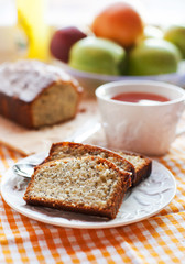 Lemon poppy seeds cake