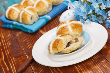 Hot cross buns