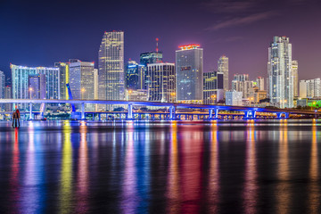 Fototapeta na wymiar Miami na Florydzie Skyline