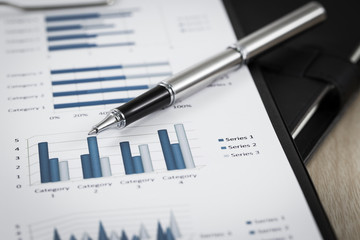 Showing business and financial report