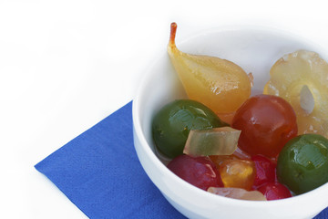 mostarda di frutta mista in ciotola