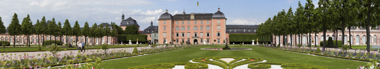 Fototapeta na wymiar Schloss Schwetzingen Panorama
