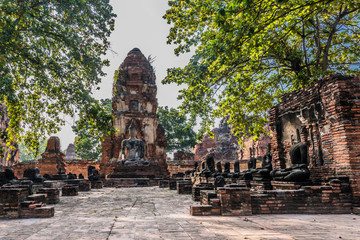 Wat Mahathat temple ruins Ayutthaya bangkok thailand