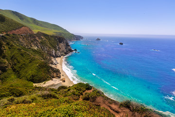 Fototapeta na wymiar Beach w Kalifornii w Big Sur w Monterey County Route 1