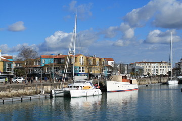 Fototapeta na wymiar Bassin des chalutiers de la Rochelle