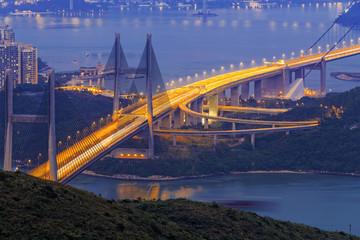 Obraz premium tsing ma bridge at night, Hong Kong Landmark