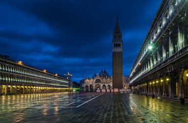 Obraz premium Piazza San Marco at night in winter