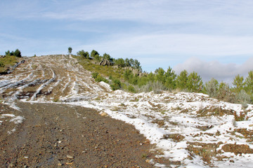 Nieve en el cortafuegos, Sauceda, Hurdes, España