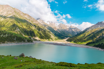 Naklejka na ściany i meble Spektakularny scenicznego Big Almaty Lake, Góry Tien Shan