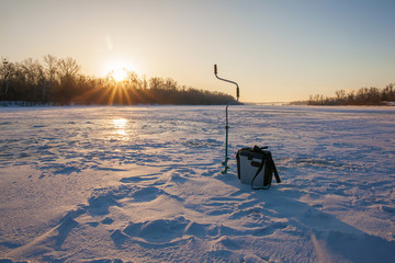 Scène de pêche sur glace