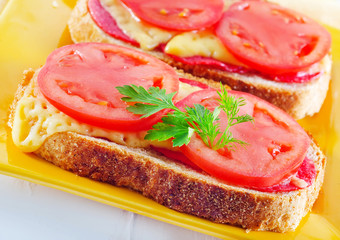 bread with cheese and tomato
