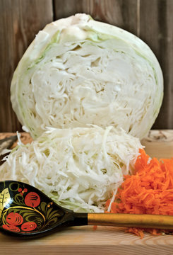 Sliced ​​cabbage and carrots
