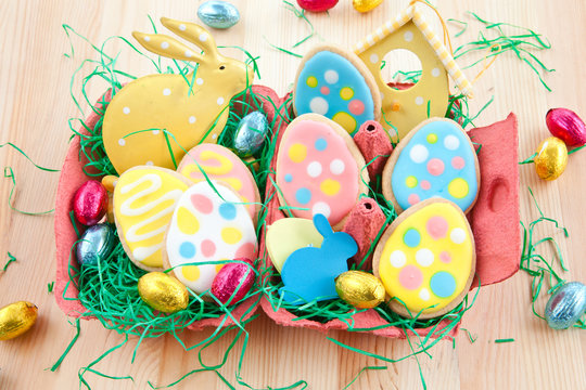 Bunte Kekse zu Ostern