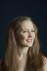 Naklejka premium Portrait of an attractive teenage girl