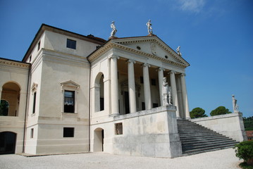 Fototapeta na wymiar Almerico lub Villa Capra La Rotonda w Vicenzy, Włochy