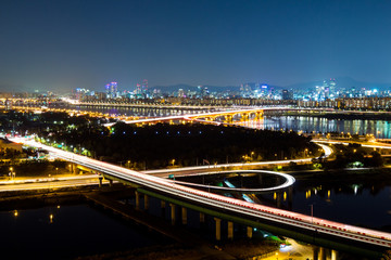 Fototapeta na wymiar Expressway in Seoul at night