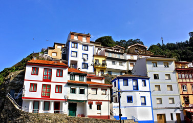 Casas coloridas en Cudillero, España