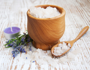 Fototapeta na wymiar Mortar and pestle with lavender salt