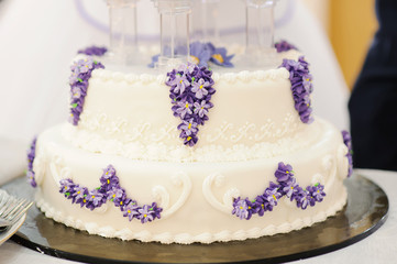 Obraz na płótnie Canvas Creamy Lilacs on Cake